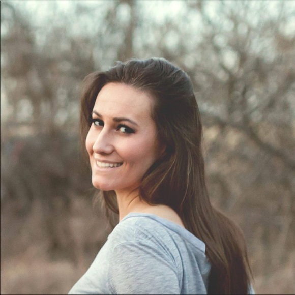 Meet your Posher, Emily - Picture 1 of 1